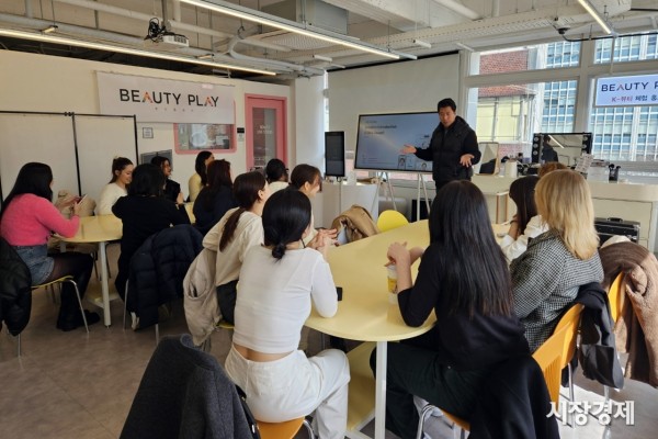 룰루랩 해외 인플루언서 AI 피부 분석 솔루션 소개